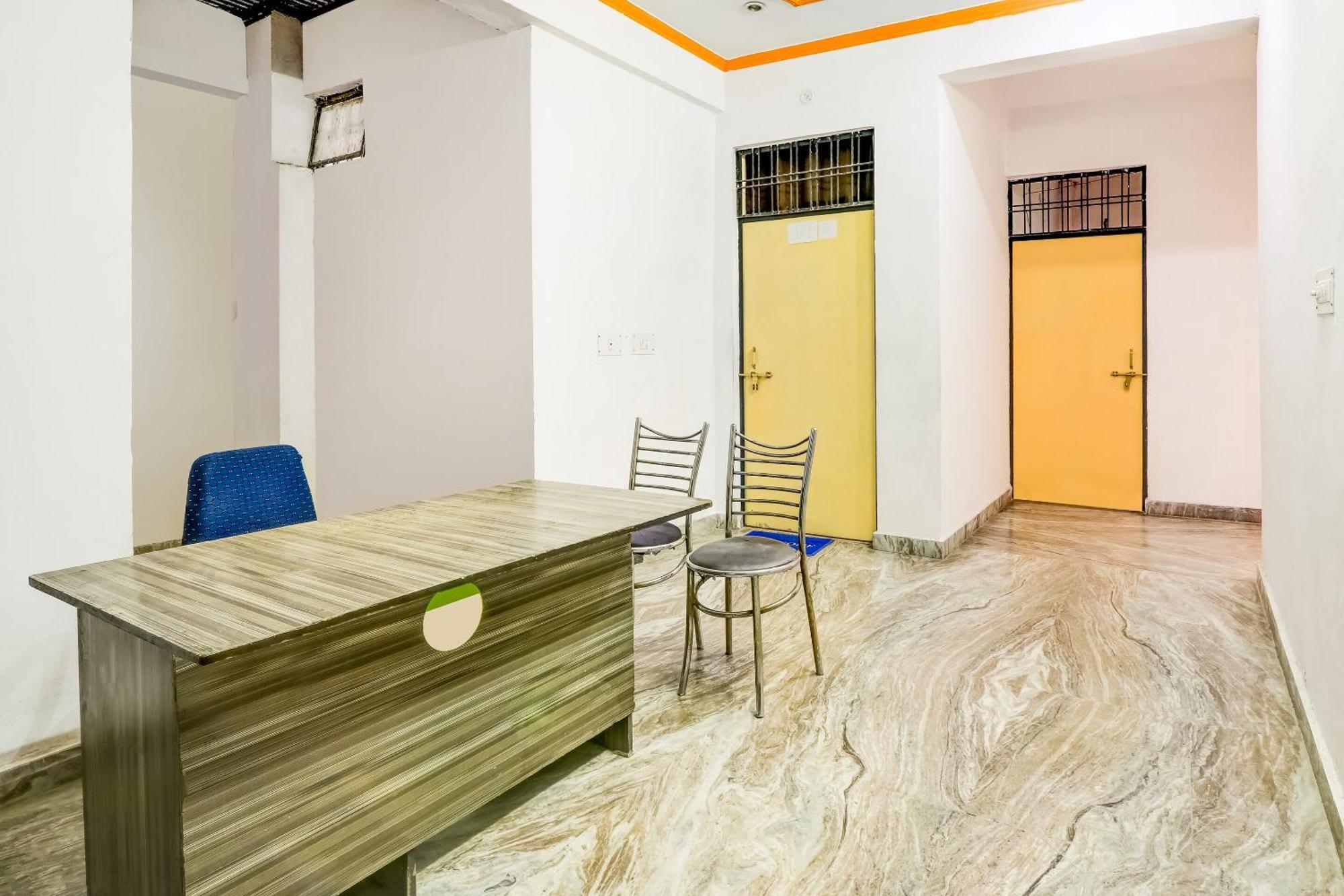 SPOT ON 76168 Ganpati Palace Lucknow Esterno foto