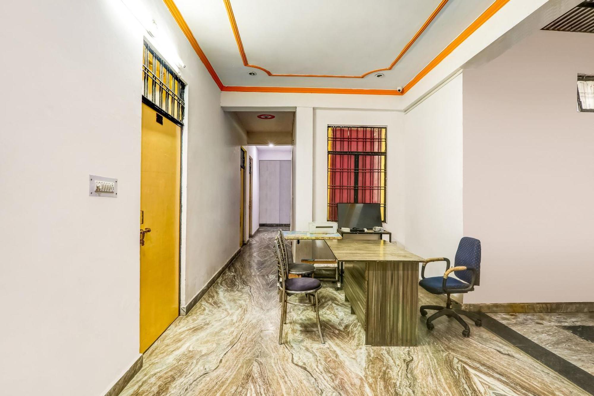 SPOT ON 76168 Ganpati Palace Lucknow Esterno foto